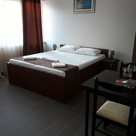 Apartment Poseidon Херцег-Нови Экстерьер фото
